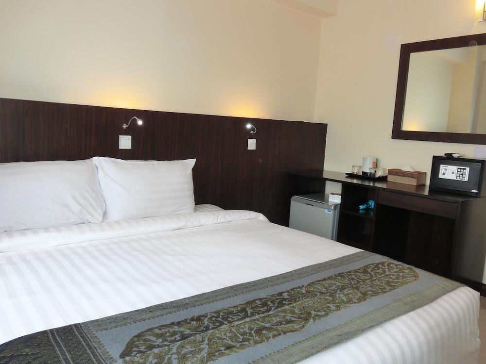 Hotel Yankin Yangon Exterior foto