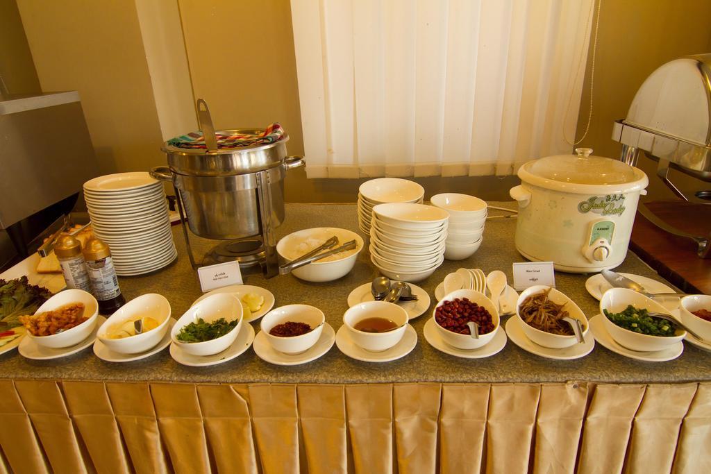 Hotel Yankin Yangon Exterior foto