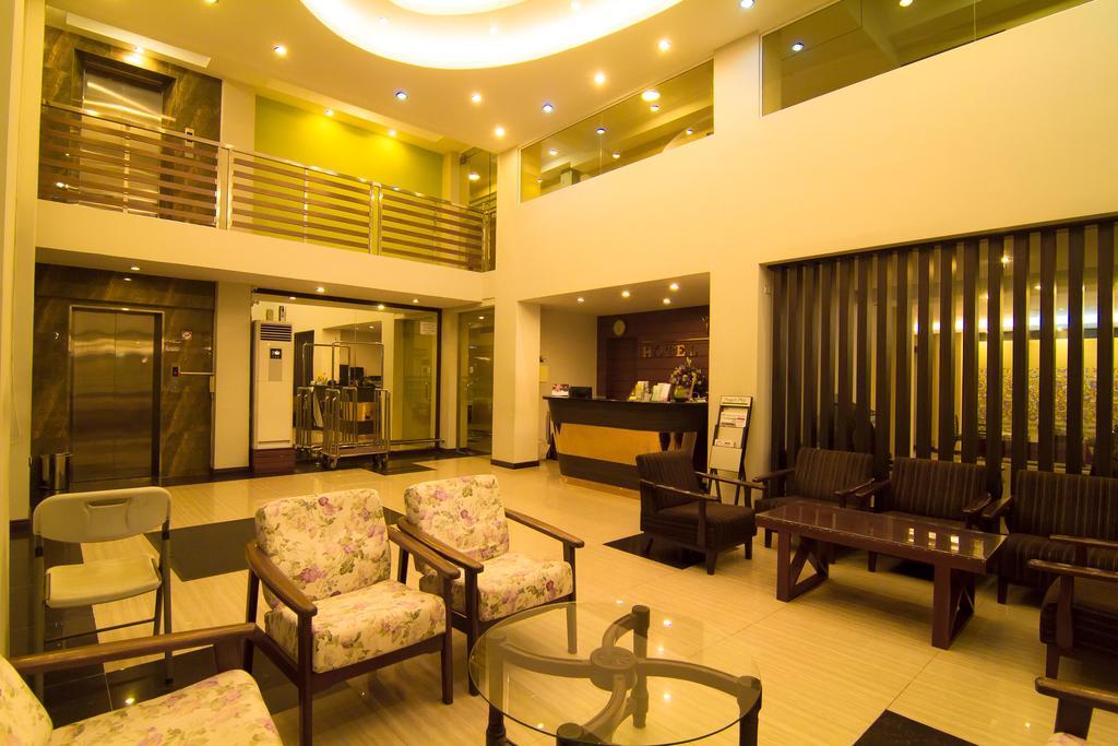 Hotel Yankin Yangon Exterior foto
