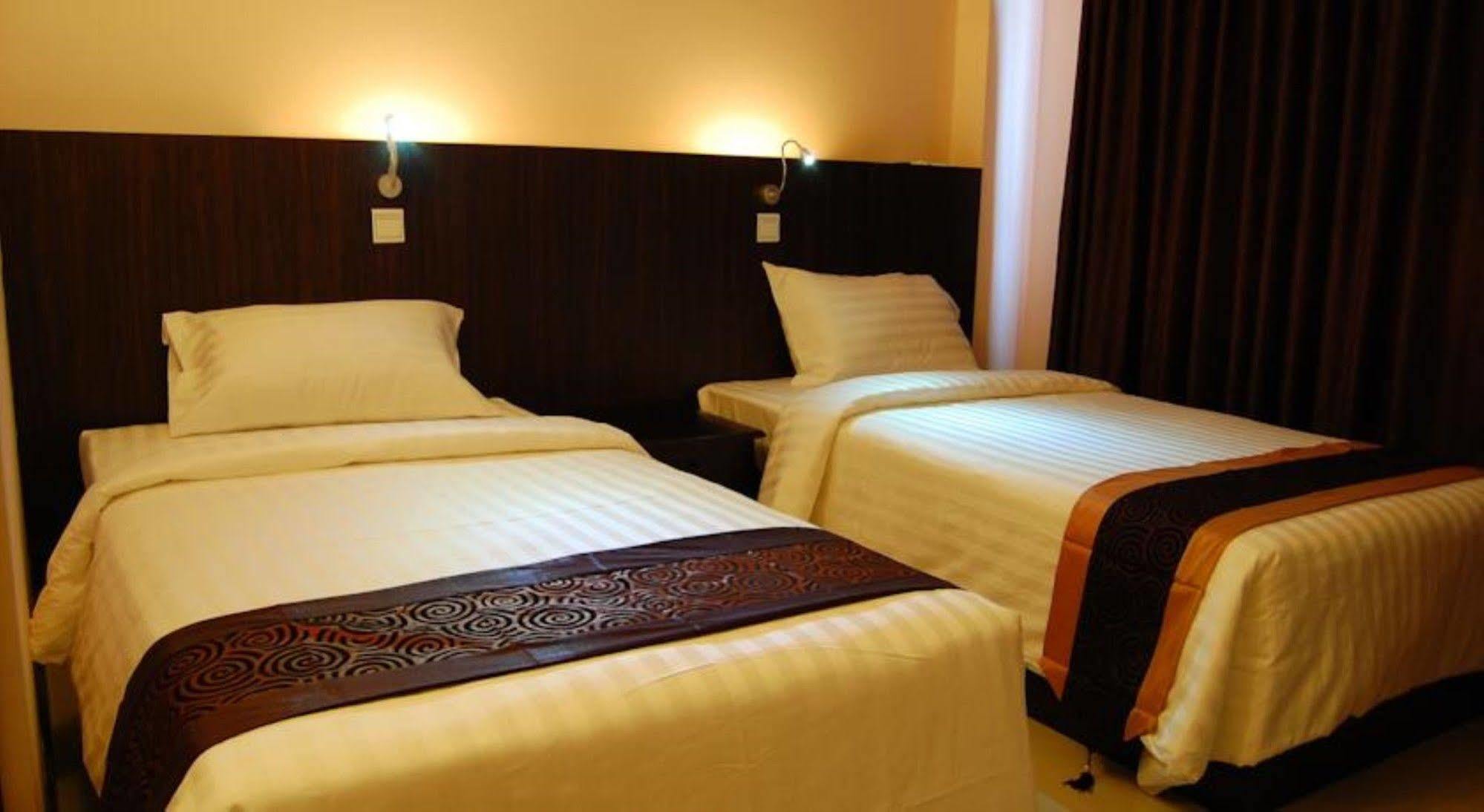 Hotel Yankin Yangon Exterior foto