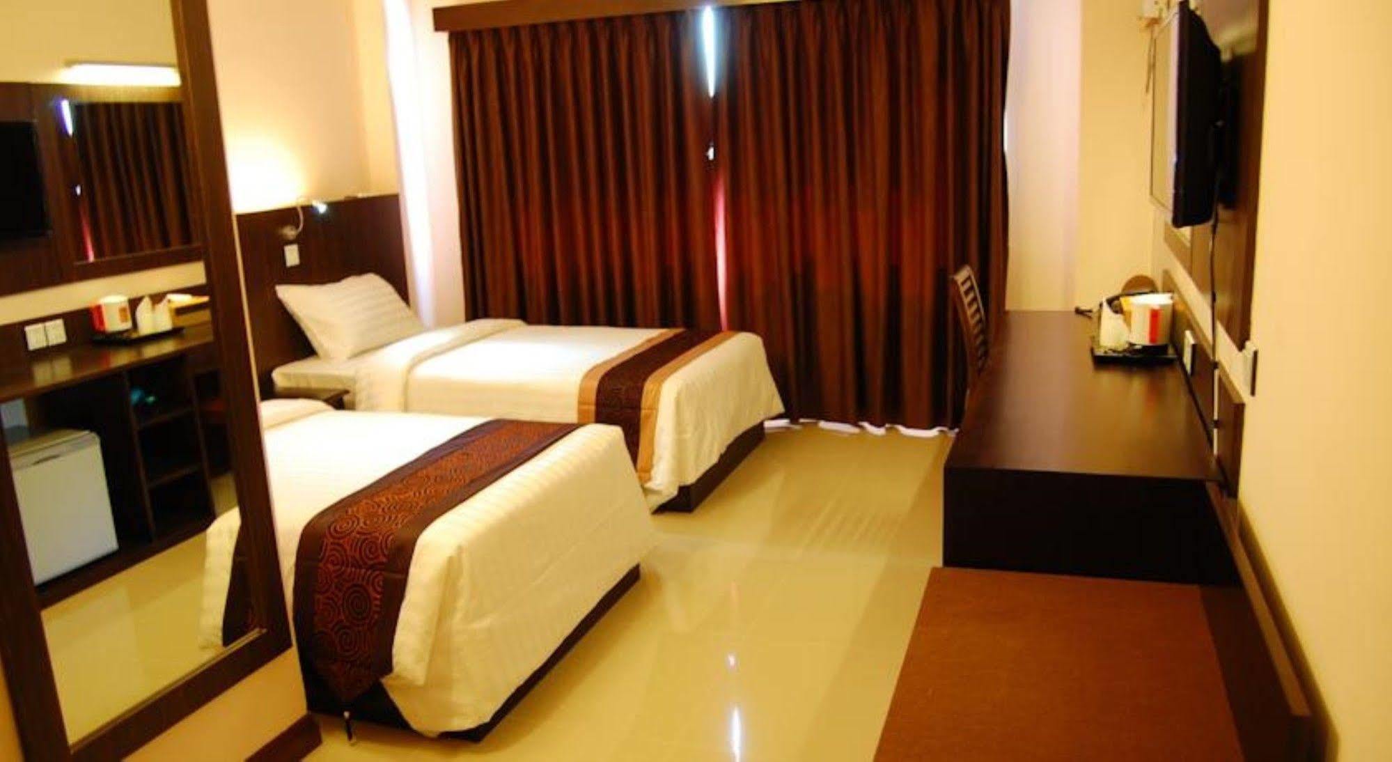Hotel Yankin Yangon Exterior foto
