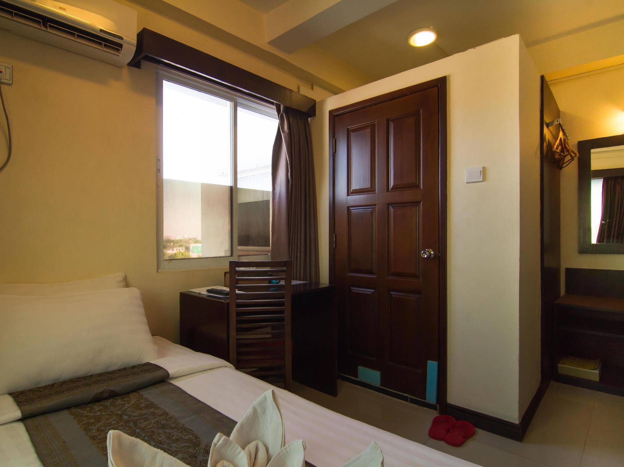 Hotel Yankin Yangon Exterior foto